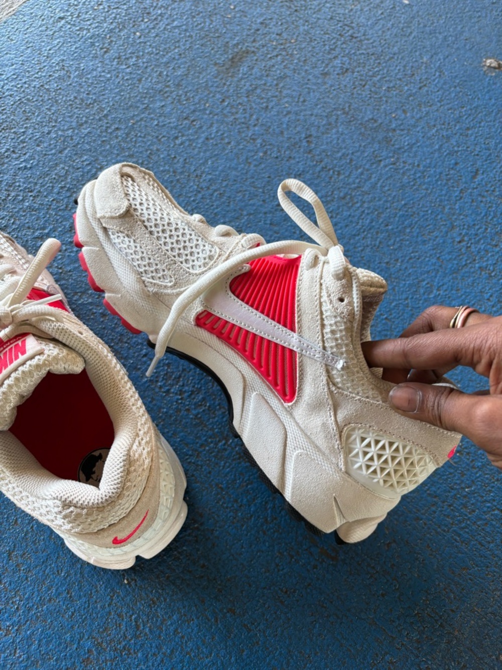 Womens White & Hot Pink Mesh Athletic Sneakers - Picture 4 of 6